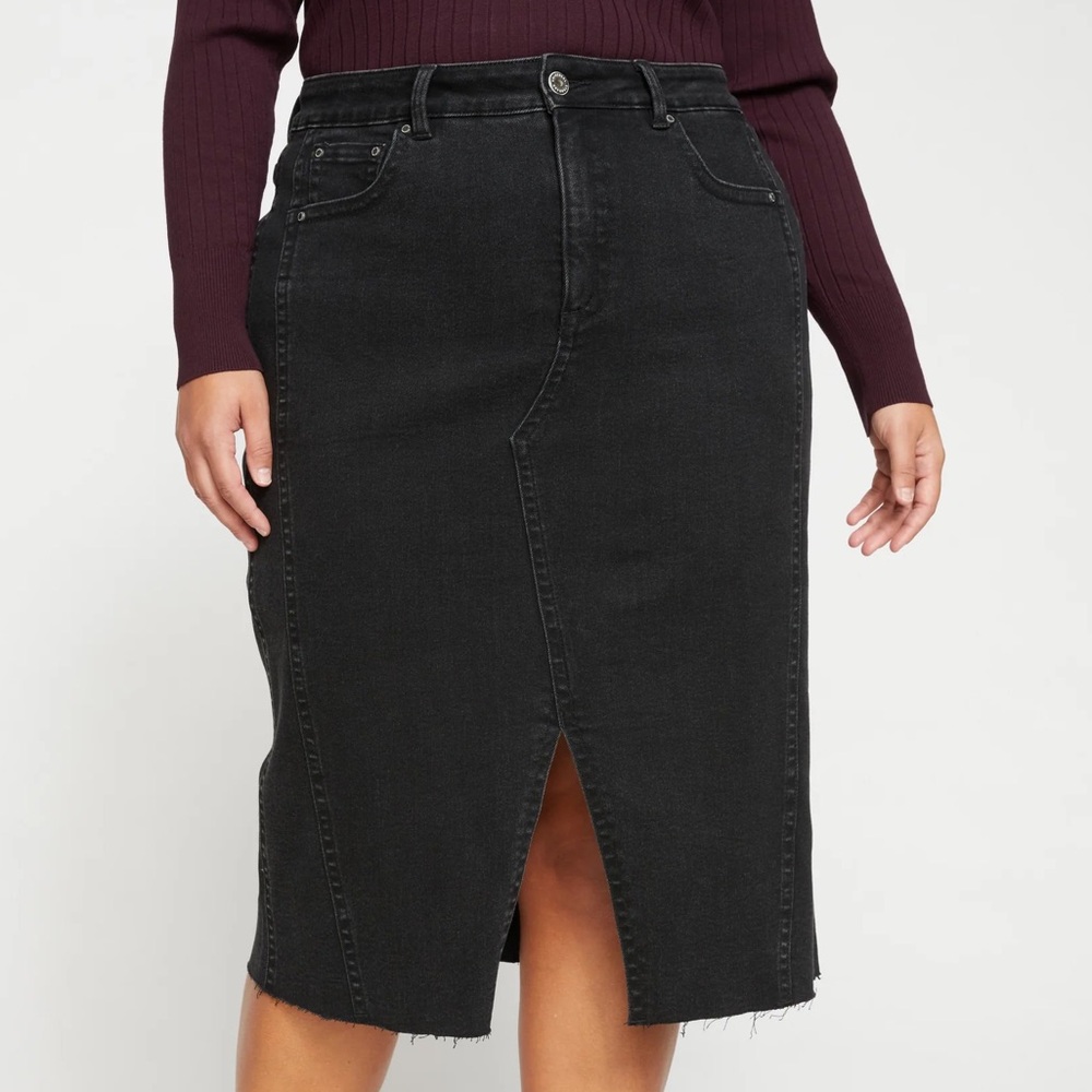 Universal Standard Dakota Black Stretch Denim Pencil Skirt 🖤